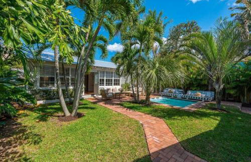 Tropical Estate w/ Guesthouse & Pool. Sleeps 8! - Foto 48