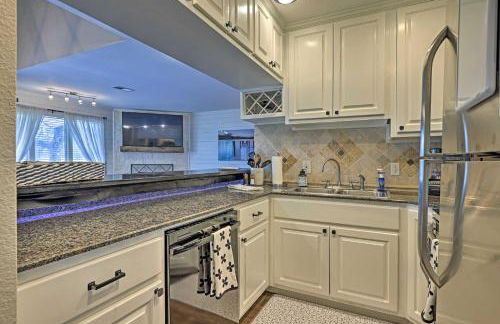 Modern Townhome with Patio, Next Door to Resort - Foto 8