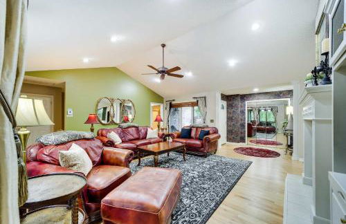 Home in Bella Vista with Deck and Lake Windsor Views! - Foto 6