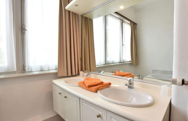 Former Hotel in the Centre and Near the Beach in Panne - Foto 21