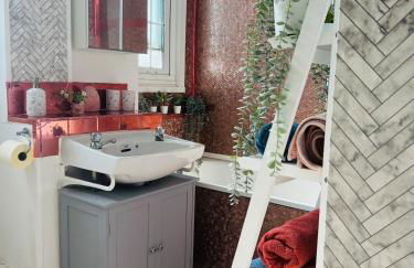 Central Apartment In London Bridge! - Photo 3