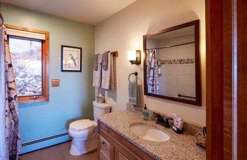 Cozy Schroeder Studio with Deck on Lake Superior - Foto 13