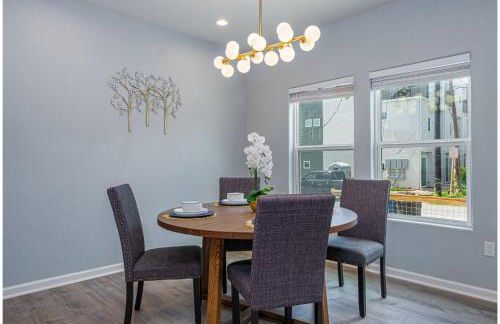 Heaven-sent Convenient 4br/ 3BA Near Downtown - Foto 30