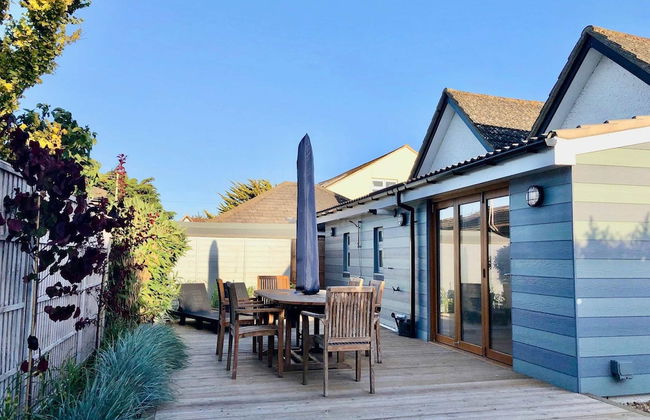 Charming Seaside Cottage - 5-min Walk to Beach - Photo 24