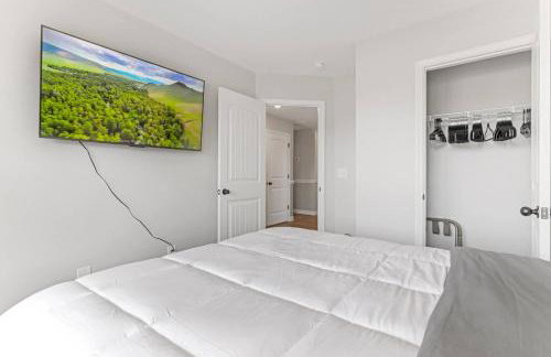 Sleeps 12 | 2 Kings w/ Ping-Pong, Gym, Arcade, BBQ - Foto 19