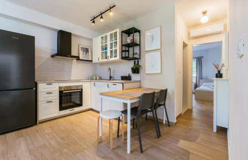 Peaceful Family Apartment with PRIVATE GARAGE Free Parking, Split - Foto 36