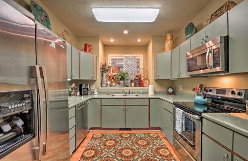 Lakefront Condo with Resort-Style Amenities and Marina - Foto 9