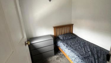 Spacious 3 bed house, garden and parking sleeps 5 - Foto 3