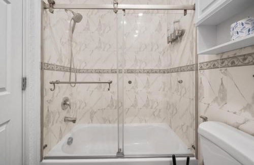 Skyline Haven Luxe NYC Escape - Foto 31