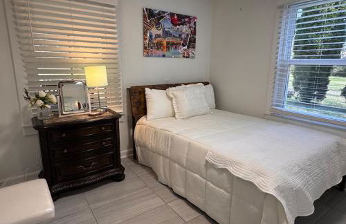 Rose Porch, Historic home on acre lot 25 min from Nashville - Photo 16