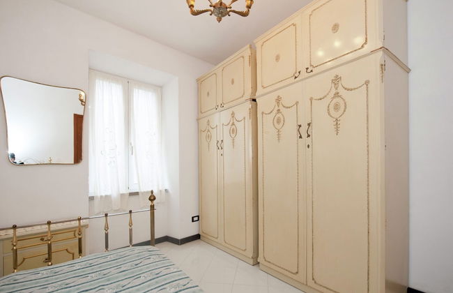 Inviting Holiday Home With Terrace, Garden Furniture, BBQ - Foto 4