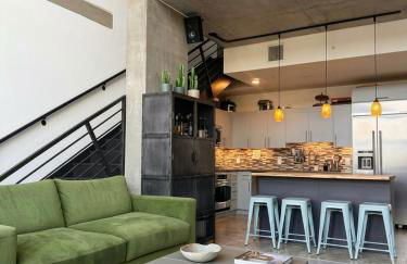 Penthouse Industrial Loft & Parking Little Italy - Foto 22