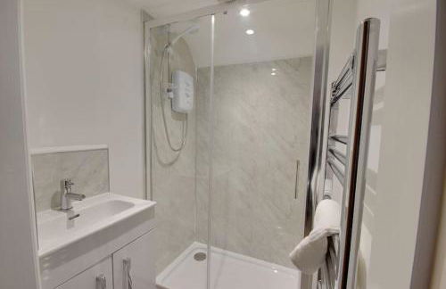 One Norwood - Grade 2 Listed, Central 3 Bed - Photo 9