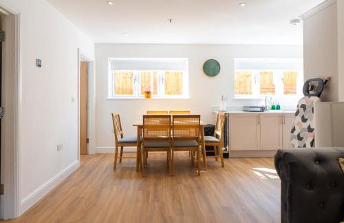 Stylish 2-Bedroom Stay with All Comforts of Home # 2 - Foto 6