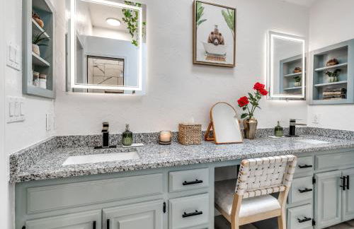 The Pine Haus- Luxury stay with Pickleball, Hot Tub, Fire Pit - Foto 33