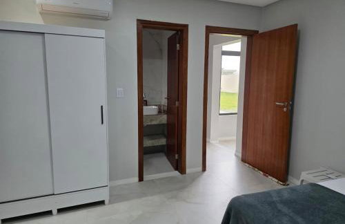 Modern house in Jacuípe in Camaçari-BA - Foto 18