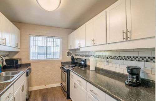 Spacious 2 Bedroom, 2 Bath, Pool, Free Parking, Gym - Foto 66