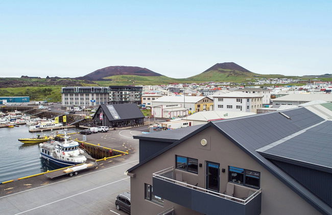 Pier Apartments - Photo 11