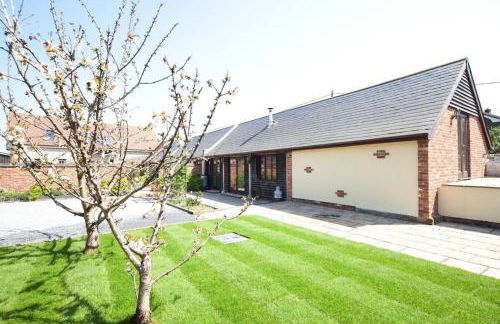 Newclose Farm - The Old Barn - Photo 3