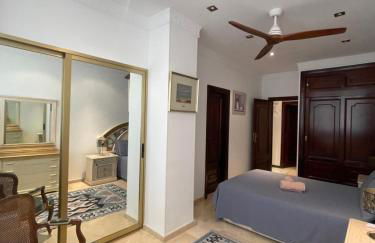 Marbella Beach Front Edificio Mayoral Centro Ciudad y Primera Línea Playa Muy Amplio y Espacioso - Foto 29