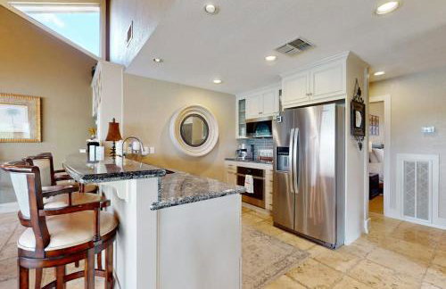 Refined Panoramic Paradise on Lake Travis with Boat Launch and Tesla Charger - Foto 11