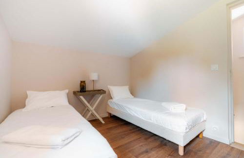 Le mas du roulier, villa provençale chic, 320m2 au calme avec vue 180 sur puy de Dôme - Foto 34