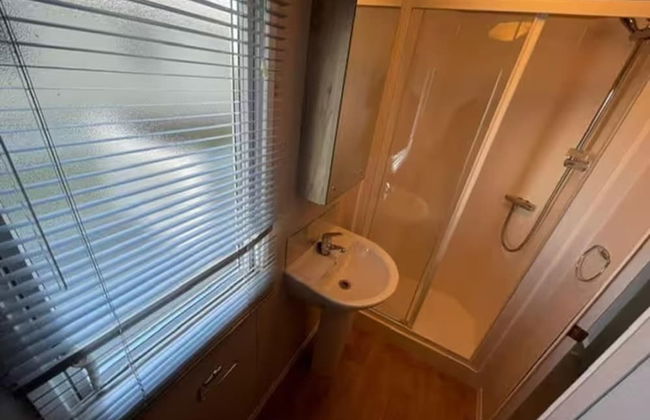 Caravan-sleep8-hottub-freep-balcony-familyfriendly - Foto 7