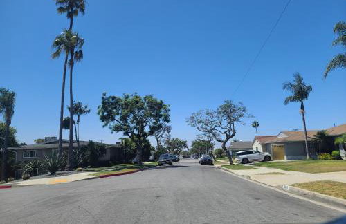 Westside Retreat w Yard, Grill, Hot Tub, Near Sofi Stadium, LAX, and the Beach - Foto 33