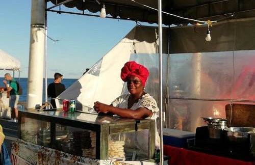 Living in the vibrant center of Salvador - Photo 9