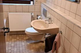 Apartment in Hanglage mit Garten und Balkon - Foto 25