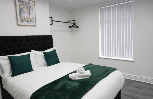 Central Location Liverpool, Modern Home, 4 BR, Sleeps 9, Free Parking - Foto 27