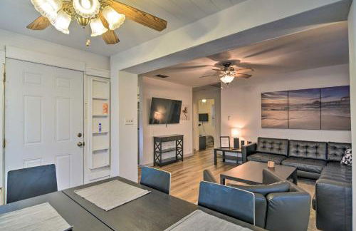 Sun-Soaked Coastal Hideaway - Steps to Beach! - Foto 11