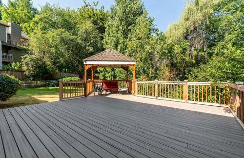 Spacious 3BR Redmond Home with Fireplace & BBQ - Foto 25