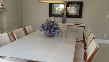 Casa Teresópolis perto do centro com três suítes e piscina - Foto 3