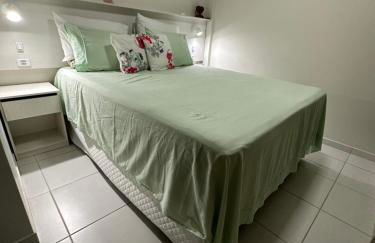 No Atalaia, Fort Poseidon rua do Atalho a 700 metros da praia do Atalaia, apartamento novo decorado, varanda, sala de estar e jantar, 02 suítes, 03 banheiros, lavanderia, cozinha, piscina, churrasqueira, salão de jogos, vista parcial das dunas e mar - Photo 39