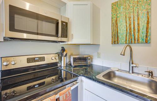 Romantic, Secluded Vermont Getaway with Hot Tub - Foto 12