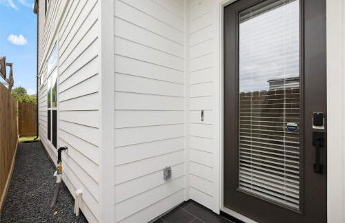 2 Luxury Homes in 1 - Walk to Nightlife & Stadiums - Foto 32