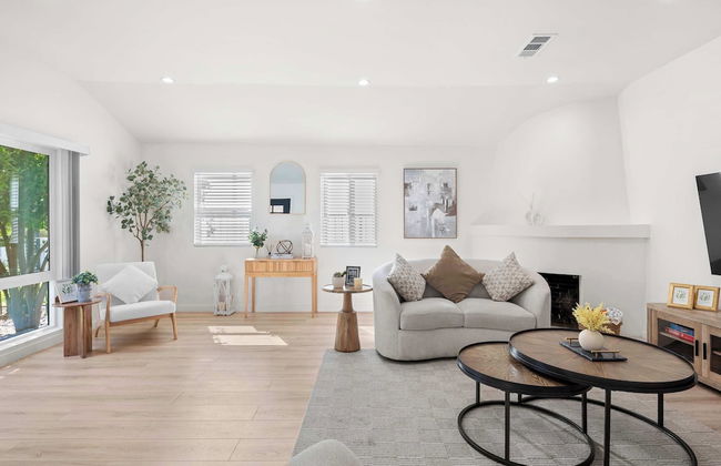 Not Affected by the Fire/spacious Modern Retreat w Luxury Amenities & Style - Foto 30