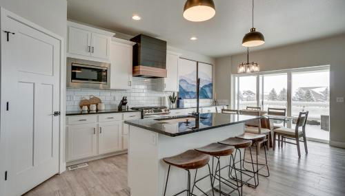 Family-Friendly Townhome about 2 Mi to Windsor Lake! - Foto 3