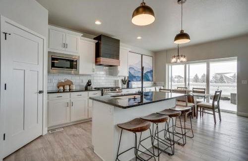 Family-Friendly Townhome about 2 Mi to Windsor Lake! - Foto 3