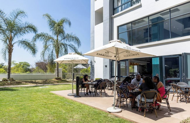 Stylish & Elegant With Epic Views Near Menlyn - Foto 1