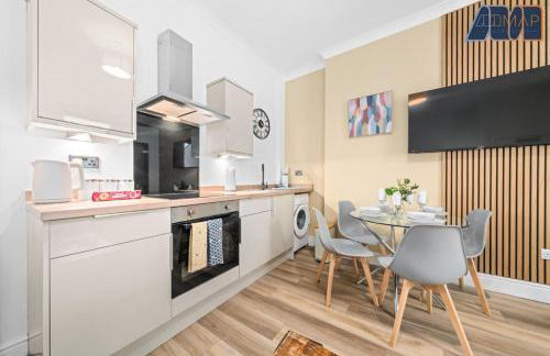 2 Bed Home with Parking Sleeps 4 - Foto 9