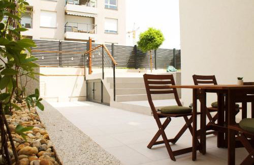 Cozy seaside apartment with private pool & terrace - Foto 14