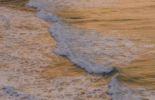 Panoramic Sea-View Family Appartment , Free Parking, Sleeps 6 , Walk to Beach, Station, & Town - Foto 14