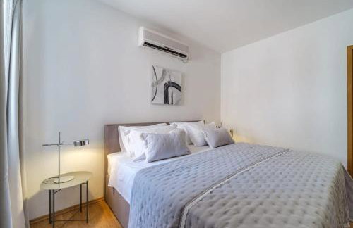 Villa TM with private heated pool, poolhouse & private garage - Photo 43