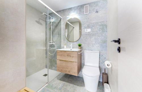 Primera linea playa Apto recien reformado Piscina - Foto 25