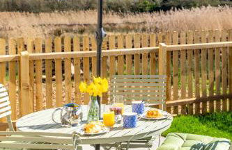 Funzi- Private Norfolk Retreat dog friendly garden - Photo 5