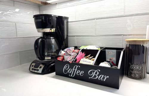 3Bdr 6Beds in Ellegant Home with Rooftop Lounge and SkylineView - Foto 11