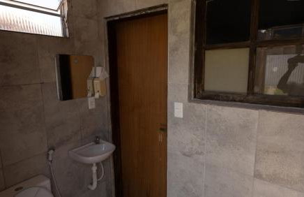 Casa com Wi-Fi, Piscina e Garagem a 550m da Praia - Foto 39