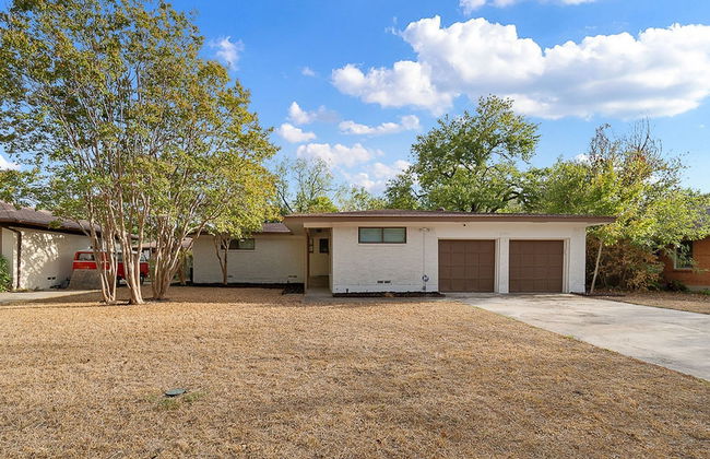 The Oak King Bed Huge Backyard - Foto 40